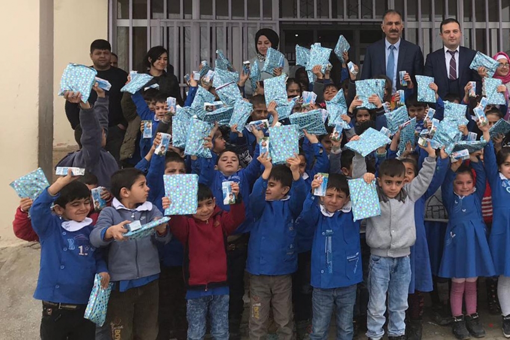 Ağrı'da öğrencilere okul sütü dağıtıldı
