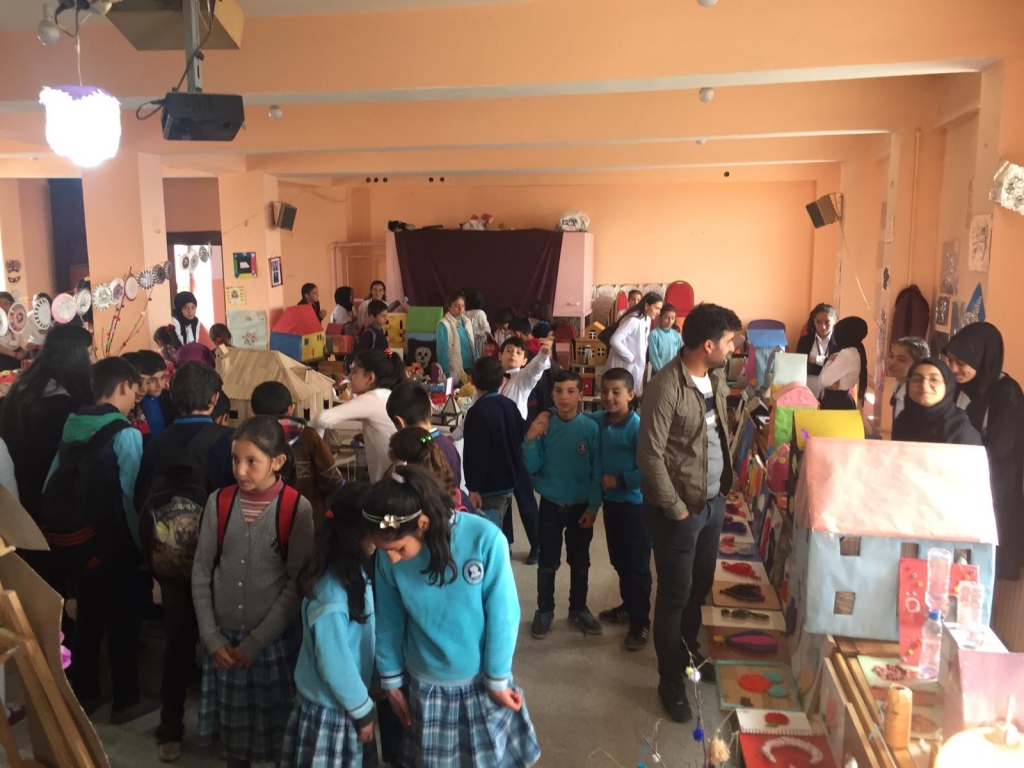 Ağrı’da öğrencilerden “Teknoloji Tasarım Sergisi