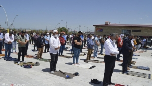 Ağrılıların cuma namazı hasreti son buldu 