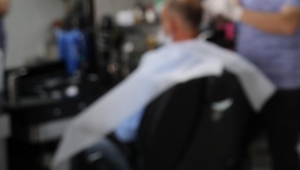 Berberin Covid-19 testi pozitif çıkınca 14 kişi izlenmeye alındı 