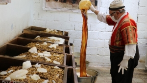 Gaziantepli aile asırlardır aynı yöntemle meyan şerbeti hazırlıyor 