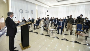 Van Valisi Mehmet Emin Bilmez muhtarlara Coronavirus konusunda uyarılarda bulundu