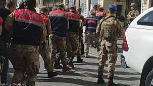 Bitlis'te durdurulan bir kamyonda 69 düzensiz göçmen yakalandı 