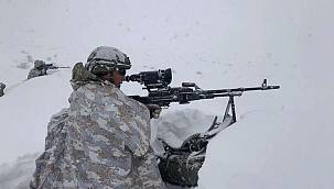 Şemdinli'de çığ düşmesi sonucu bir asker hayatını kaybetti 