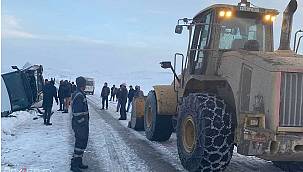 Minibüs devrildi: 5 yaralı 