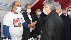 İçişleri Bakan Yardımcısı İnce, Diyarbakır'da evlat nöbetindeki aileleri ziyaret etti