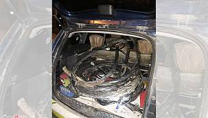 Ağrı'da durdurulan araçta 40 bin TL'lik çalıntı kablo çıktı 