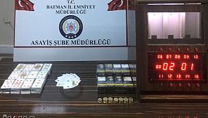 Batman'da kumar oynatılan bir yere yapılan opersayonda 12 kişiye para cezası verildi 