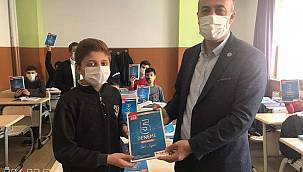 Sınava hazırlanan öğrencilere kitap desteği 