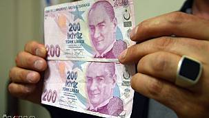 200 TL'lik banknotu satıyor 