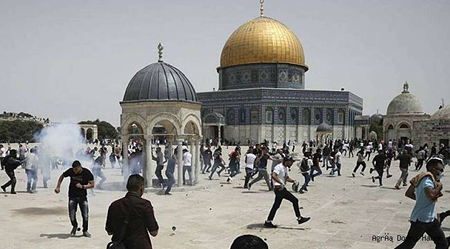 Yahudi yerleşimciler Mescid-i Aksa'ya baskın düzenledi