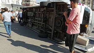 Ağrı'ya gelmekte olan minibüs devrildi: 7 yaralı 