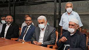 HÜDA PAR Genel Başkanı Yapıcıoğlu'ndan Konya'da 7 ferdi katledilen aileye taziye ziyareti