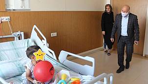 Üvey babanın dövdüğü 4 yaşındaki çocuk 9 gün boyunca yoğun bakımda kaldı 