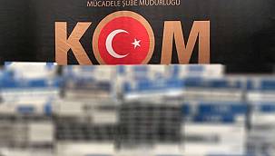 Dur ihtarına uymayarak kaçan araçta 2 bin 500 koli kaçak sigara çıktı 