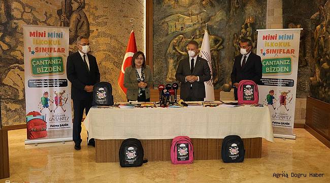 Gaziantep'te okula yeni başlayan öğrencilere kırtasiye desteği