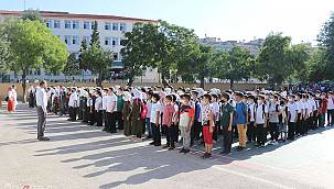 Öğrenciler okullarına kavuşmanın sevincini yaşadı 