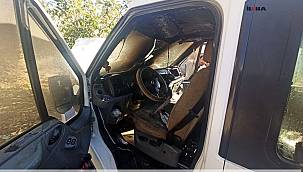 Ağrı'da park halindeki araç alev aldı 