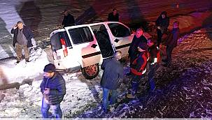 Köy yolunda trafik kazası: 3 yaralı