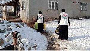 Yetimler Vakfı Ağrılı yetimleri sevindirdi 