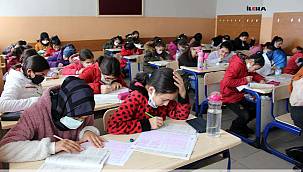 Hava sıcaklığının eksi 15 dereceyi bulduğu Ağrı'da binlerce kişi Siyer Yarışması'na katıldı