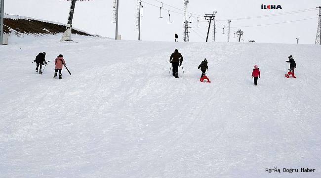 Ağrı'da devam eden kar yağışı kayak sezonunu uzattı