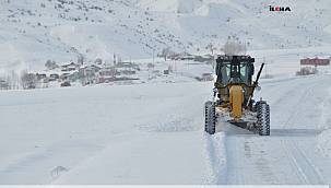 Ağrı'da yüzlerce köy yolu ulaşıma kapandı