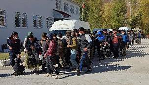 Li Îzmîrê 52 koçber hatin girtin 