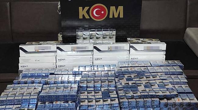 Ağrı'da şüphelenilen araçta çay paketlerine gizlenmiş çok sayıda gümrük kaçağı sigara ele geçirildi