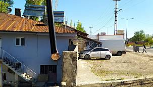 Hırsızlar 100 TL için Bin 500 TL zarar verdi