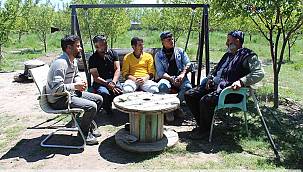 Kürdçe'yi tersten konuşuyorlar