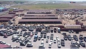 Yaklaşan Kurban Bayramı nedeni ile Ağrı hayvan pazarı hareketlendi