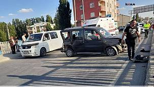 Ağrı'da meydana gelen trafik kazasında 2 kişi yaralandı