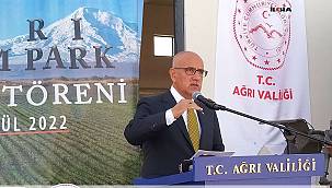 Bakan Kirişçi Ağrı'da açılışlarda bulundu