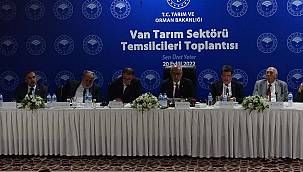 Vanlı Tarım Sektörü Temsilcileri ile bir araya gelen Bakan Kirişçi, açıklamalarda bulundu