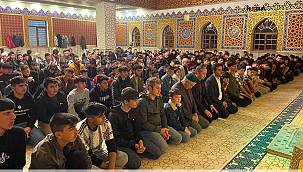 Ağrı'da lise ve ortaokul öğrencileri sabah namazında bir araya geldi