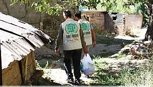 Bitlis’te yüzlerce aileye gıda ve nakdi yardım 