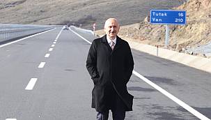 Ağrı-Hamur-Tutak-Patnos yolunun açılışı için Bakan Karaismailoğlu Ağrı'ya geldi