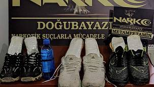 Giydikleri ayakkabıya uyuşturucu saklayan 3 şüpheli yakalandı