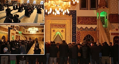 Ağrı'da Müslümanlar sabah namazında buluştu, Kur'an-ı Kerimi yakan ele lanet etti