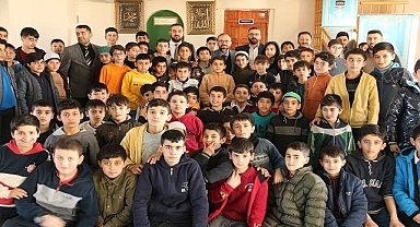 Ağrı İl Müftüsü Büyük, 'Her Ay Bir Konu Bir Konuk' projesi kapsamında gençlerle bir araya geldi