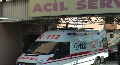 Köyde meydana gelen trafik kazasında 1 kişi öldü 2 kişi yaralandı