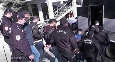 Torbacılara operasyon yapılan Diyarbakır'da çok sayıda gözaltı var