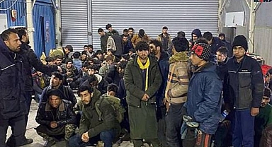 Yüzlerce göçmen yakalandı