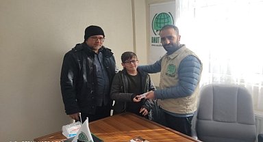 Akılı saat almak için biriktirdiği okul harçlıklarını depremzedelere yolladı  