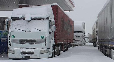 Bingöl-Elazığ ve Bingöl-Diyarbakır karayolları tır trafiğine açıldı 
