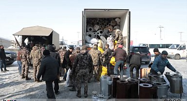 Deprem bölgelerine yardım çalışmaları devam ediyor 