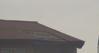 Ağrı’da etkili olan fırtına nedeniyle çatılar uçtu