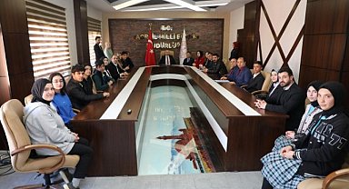 Ağrı Milli Eğitim Müdürü Kökrek, başarılı TÜBİTAK öğrencilerini ödüllendirdi  