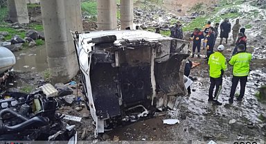 Cizîrê tirek ji ser pirê ket xwarê: 1 mirî 1 birîndar